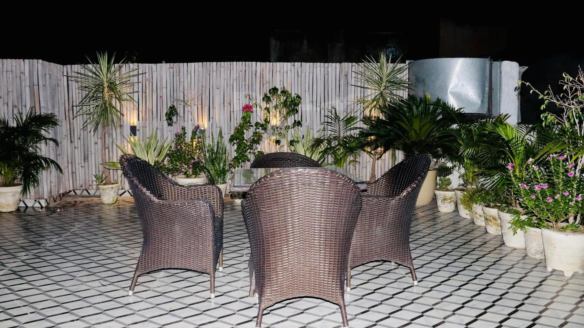 Hotel Magic Tree Karol Bagh Metro Station New Delhi