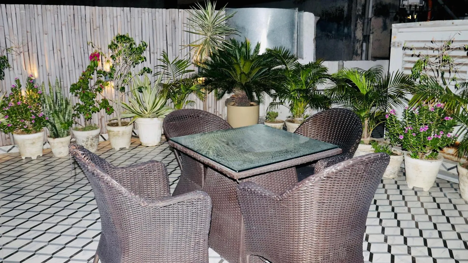 Hotel Magic Tree Karol Bagh Metro Station New Delhi 3*, Delhi (National Capital Territory of India)